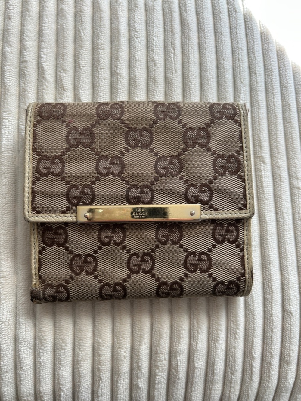7008. Authentic Gucci Beige & Brown MonoCompact Wallet w/Gold Hardware. - Picture 1 of 11